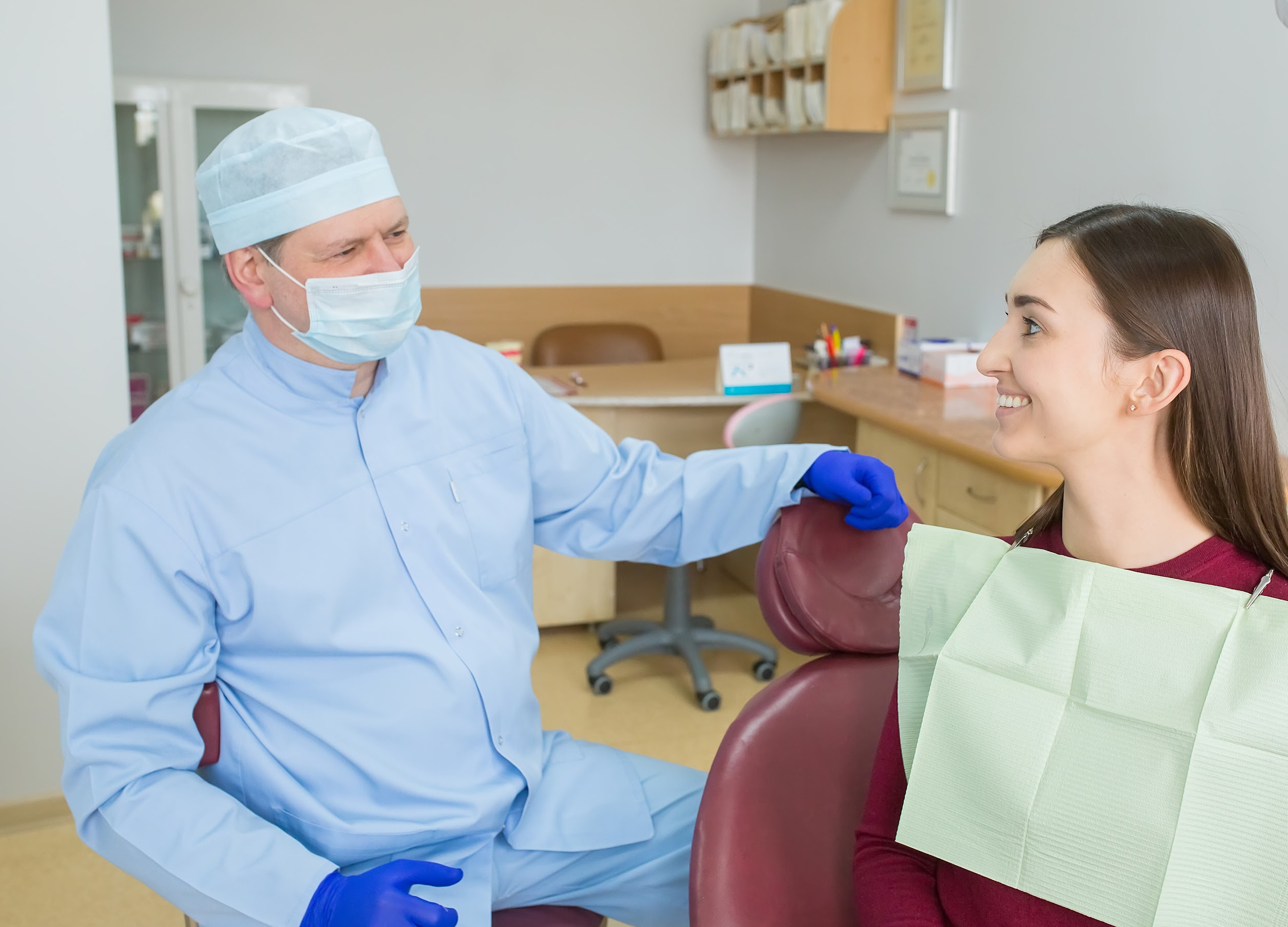dental patient_woman having dental procedure done_pmon20211221 (3) dental implant surgery